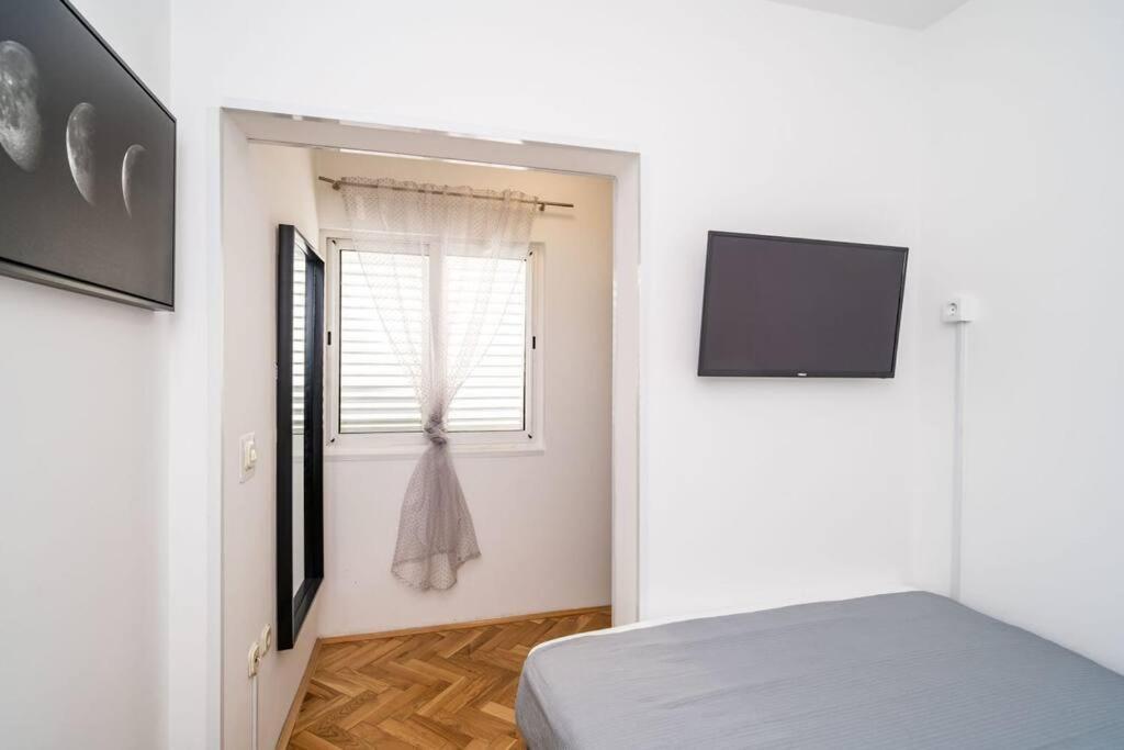 Apartman Knego With Parking Dubrovnik Eksteriør billede