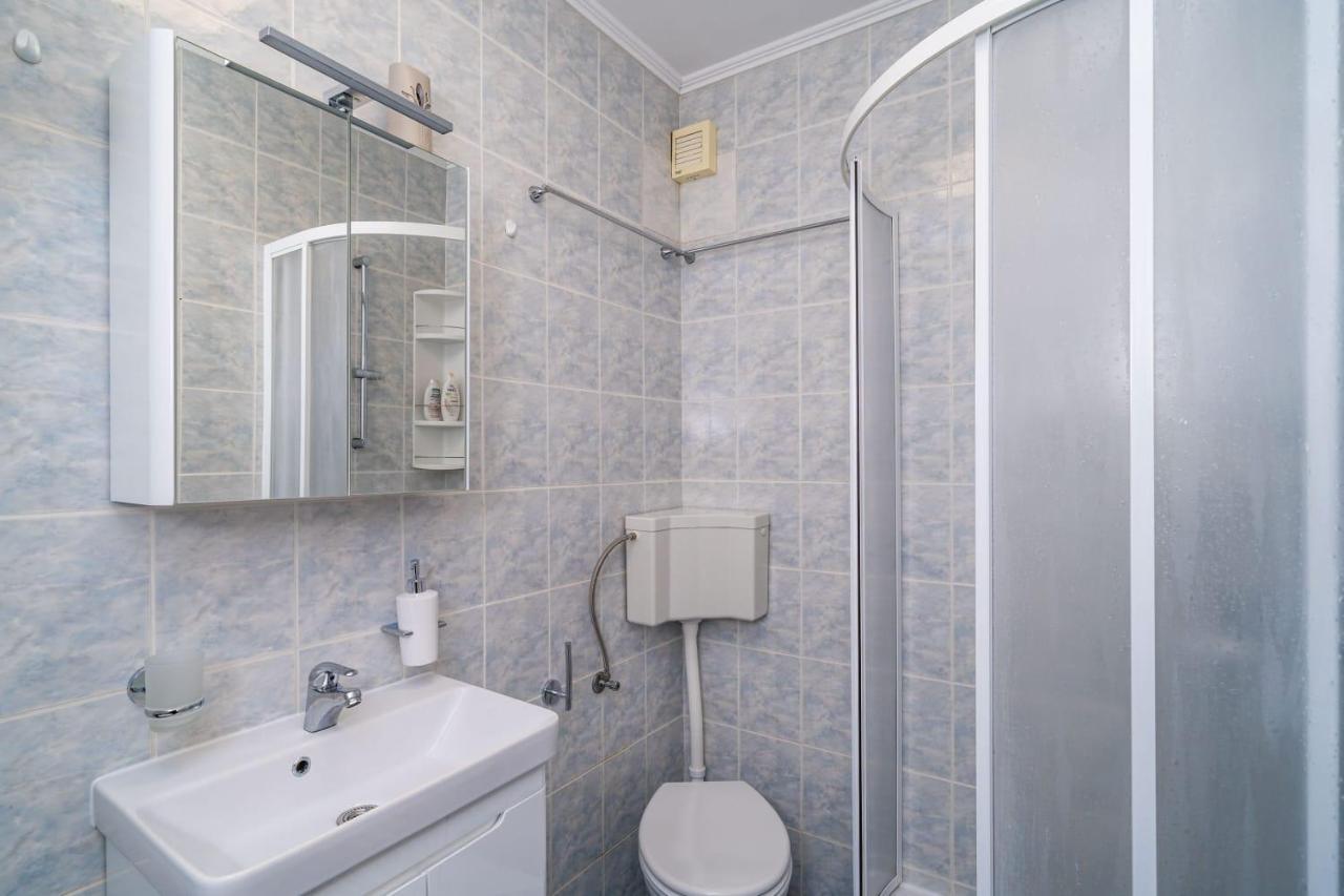 Apartman Knego With Parking Dubrovnik Eksteriør billede