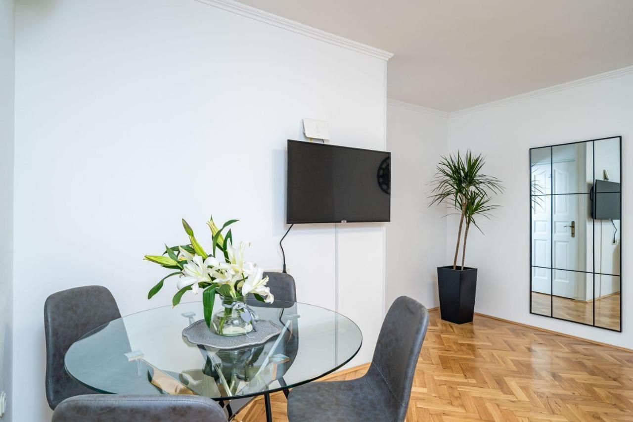 Apartman Knego With Parking Dubrovnik Eksteriør billede