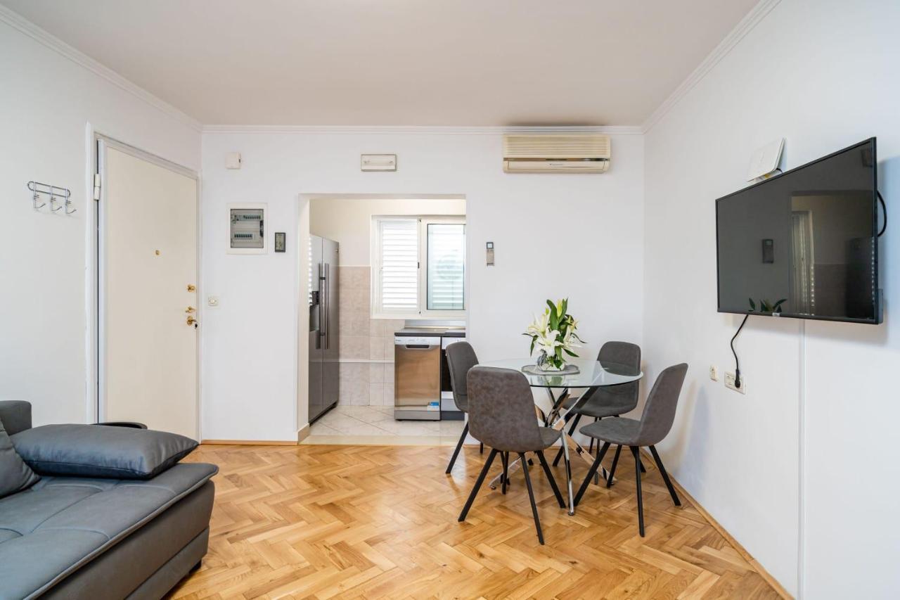 Apartman Knego With Parking Dubrovnik Eksteriør billede