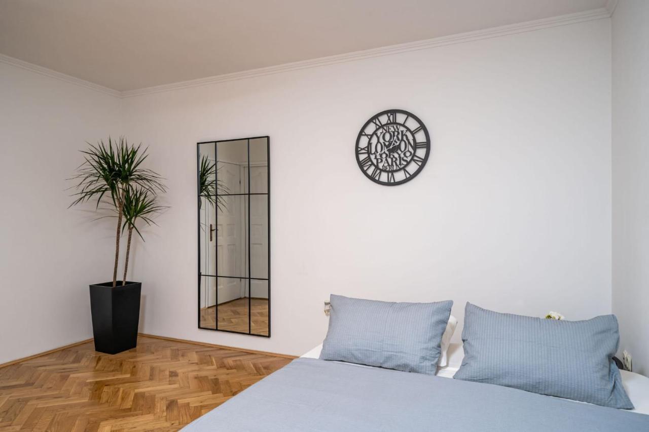 Apartman Knego With Parking Dubrovnik Eksteriør billede