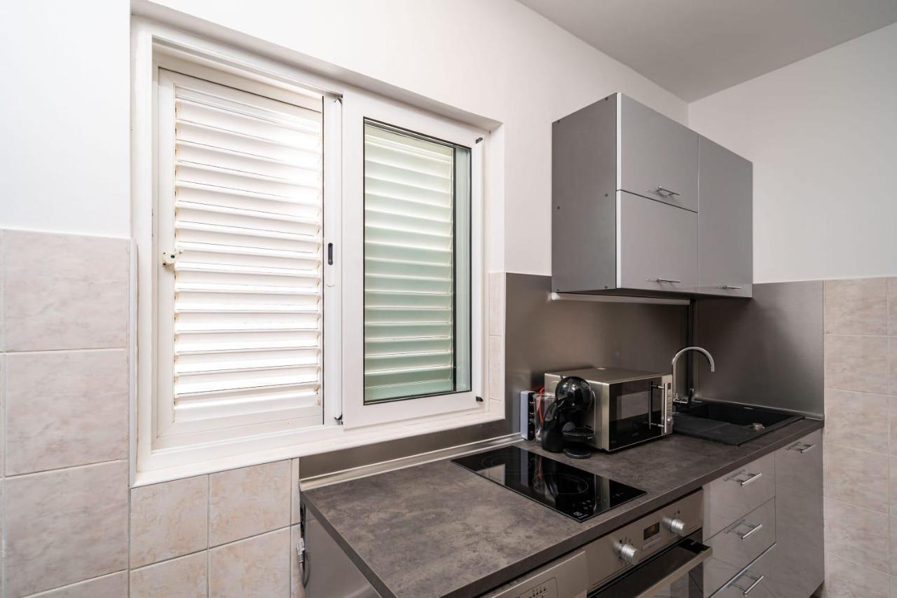 Apartman Knego With Parking Dubrovnik Eksteriør billede