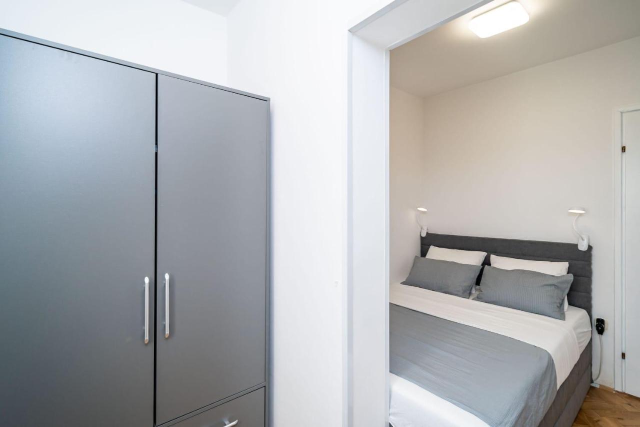 Apartman Knego With Parking Dubrovnik Eksteriør billede