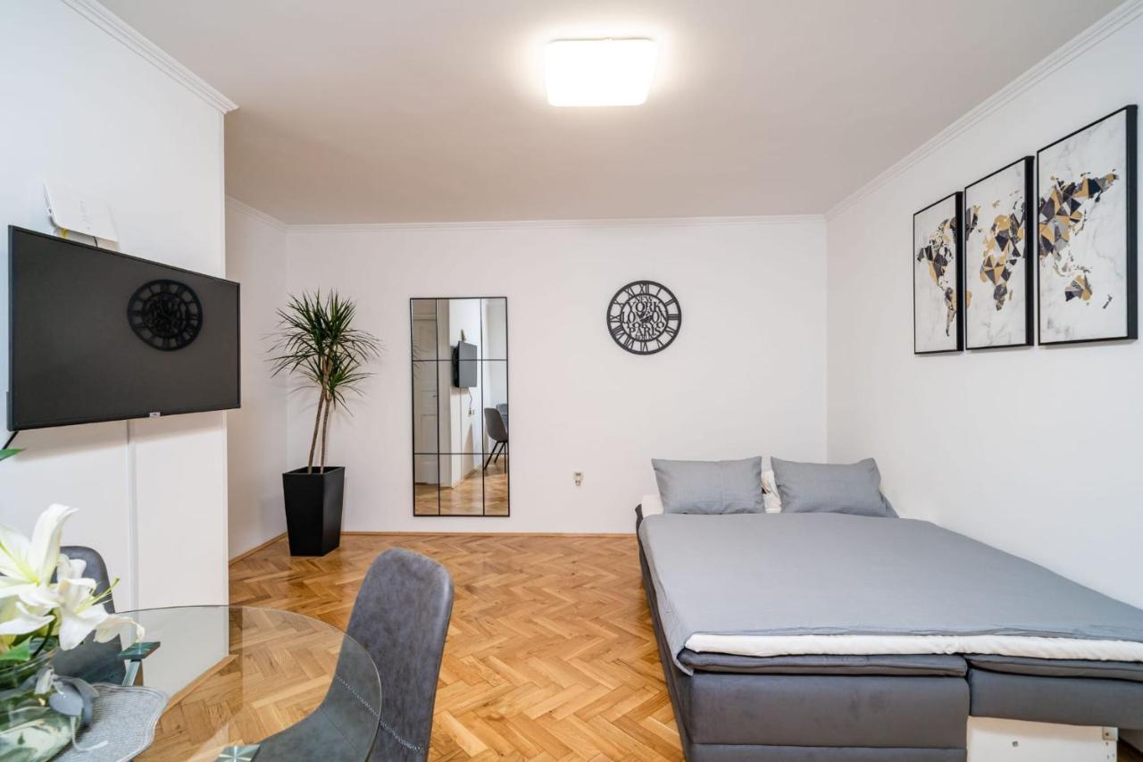Apartman Knego With Parking Dubrovnik Eksteriør billede