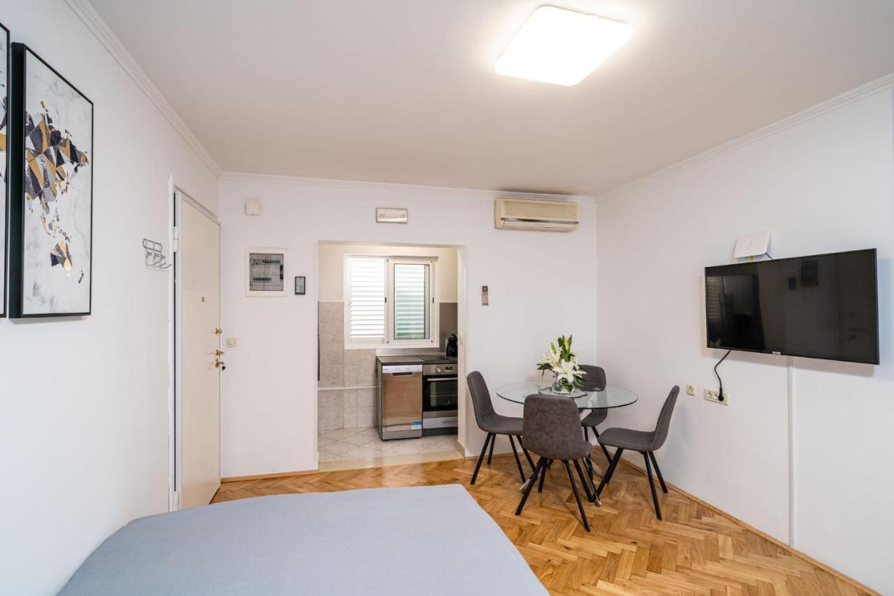 Apartman Knego With Parking Dubrovnik Eksteriør billede