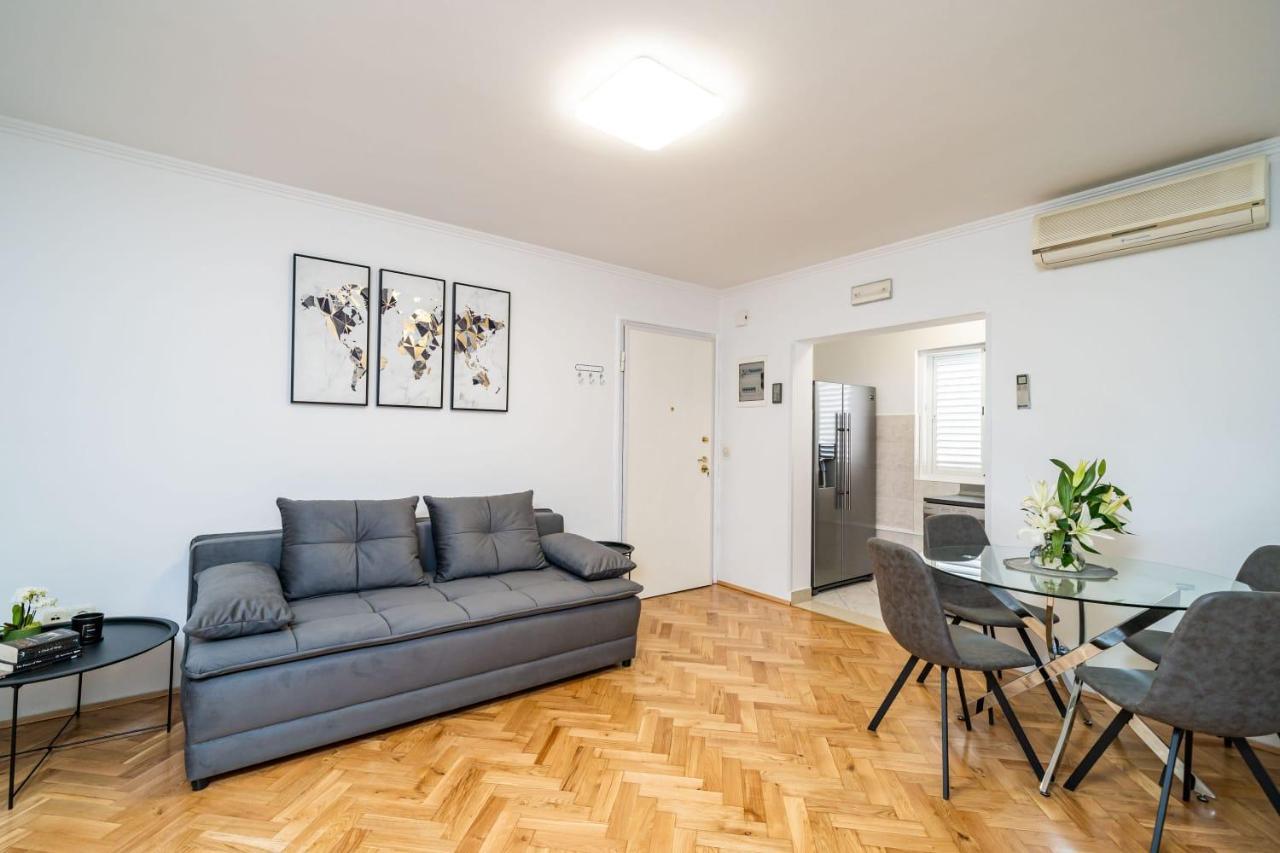Apartman Knego With Parking Dubrovnik Eksteriør billede