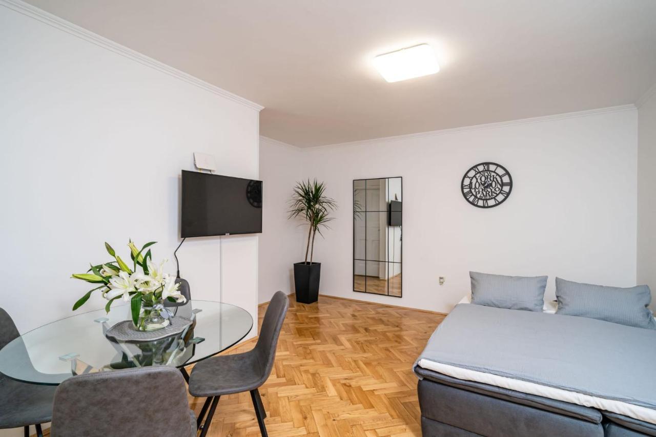 Apartman Knego With Parking Dubrovnik Eksteriør billede